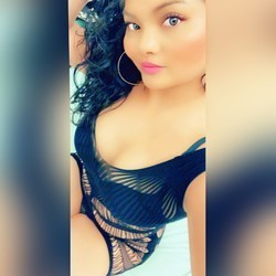 petite-passionate-playmate-big-0