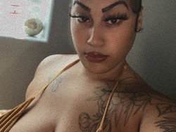 luxury-companion-busty-curvy-spinner-babe