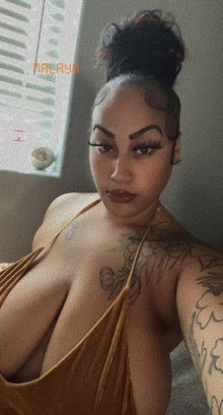 luxury-companion-busty-curvy-spinner-babe-big-0