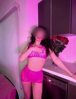 dream-girl-scarlett-big-1