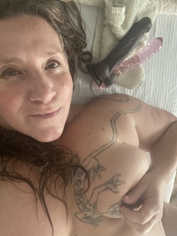 melt-in-the-hands-sensual-goddess-big-0
