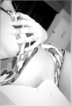 xoxo-delightful-petite-treat-xoxo-big-0