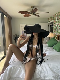 upscale-tall-petite-model-big-1