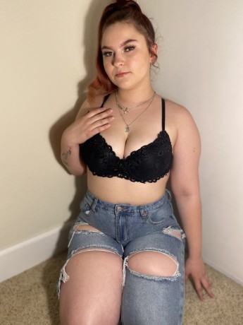 young-ariell-new-in-town-for-outcalls-big-0