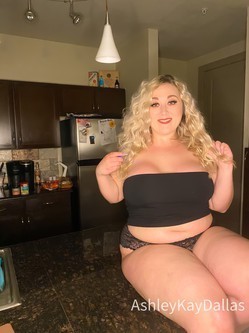 busty-curvy-blonde-babe-available-for-incalls-and-outcalls-big-0