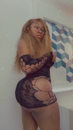 your-favorite-fantasy-girl-big-0