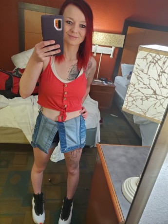 beautiful-redhead-bombshell-big-0