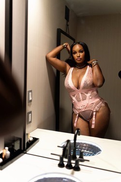 beautiful-busty-and-curvaceous-caribbean-beauty-visiting-from-tampa-big-0