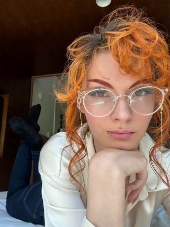 red-head-lilith-vale-big-1