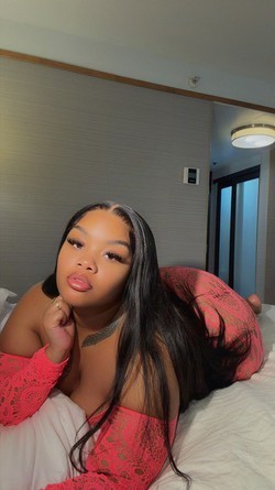 bombshell-goddess-big-1