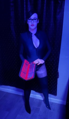 mistress-raeyven-big-0