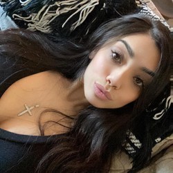 breathtaking-hawaiian-cambodian-beauty-big-1