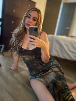 blonde-bombshell-adriana-34dd-well-reviewed-big-1