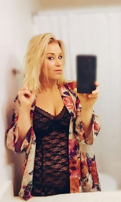 exclusive-and-discreet-blonde-blue-eyed-bombshell-big-1