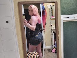 petite-and-curvaceous-blonde-looking-for-fun