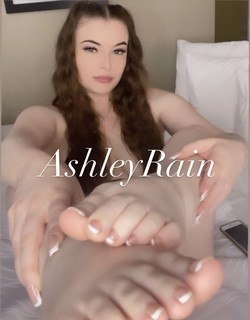 short-cute-and-sweet-appointments-available-lets-connect-big-0