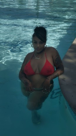 new-pics-smokinhott-summertime-babe-big-0