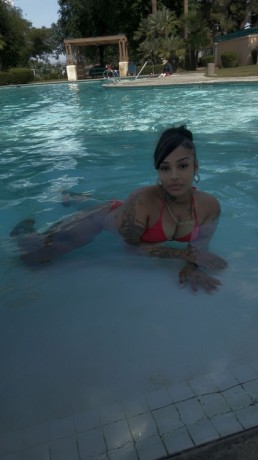 new-pics-smokinhott-summertime-babe-big-1