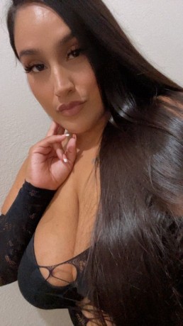 video-play-with-the-latina-queen-big-0