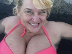 40-ddd-nuru-tantra-mommy