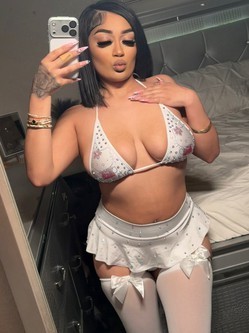 upscale-party-latina-big-0