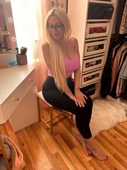 blonde-skinny-big-tits-glasses-big-0