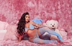 sexy-brunette-nyc-big-0